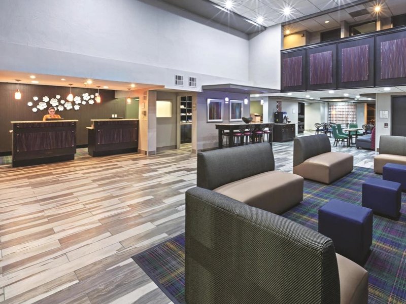 ラ キンタ イン & スイーツ バイ ウィンダム デニソン - ノース レイク テクソマ (La Quinta Inn & Suites by Wyndham Denison - N. Lake Texoma)の写真