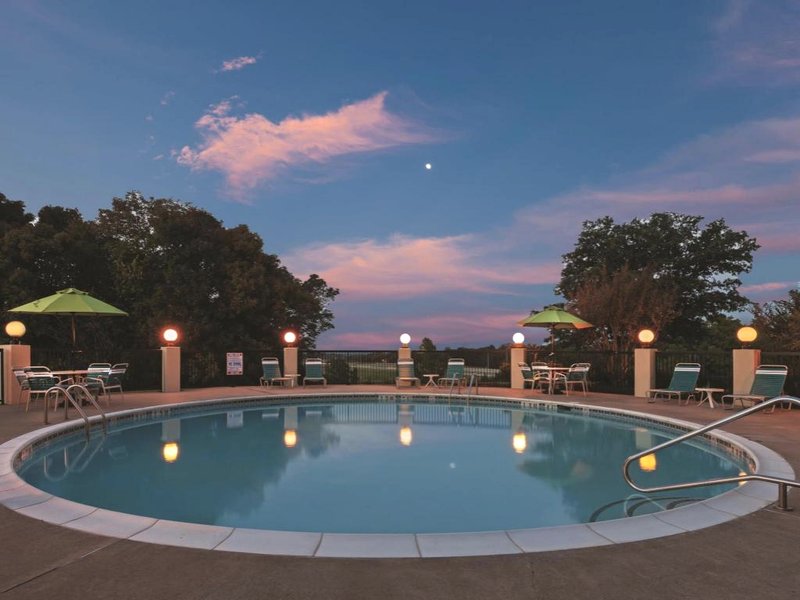 ラ キンタ イン & スイーツ バイ ウィンダム デニソン - ノース レイク テクソマ (La Quinta Inn & Suites by Wyndham Denison - N. Lake Texoma)の写真