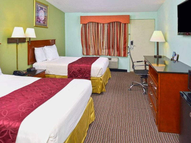 アメリカズ ベスト バリュー イン スミスタウン ロング アイランド (Americas Best Value Inn Smithtown Long Island)の写真