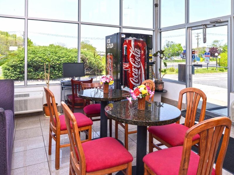 アメリカズ ベスト バリュー イン スミスタウン ロング アイランド (Americas Best Value Inn Smithtown Long Island)の写真