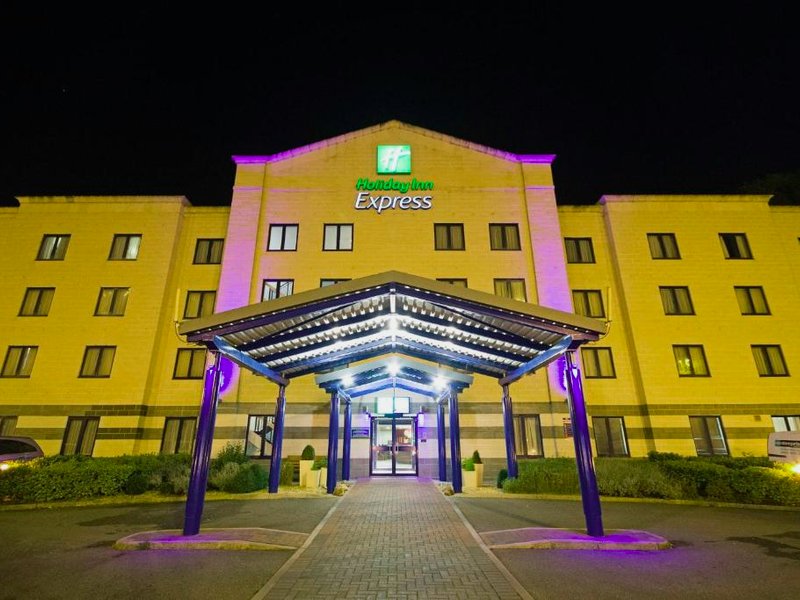 ホリデイ イン エクスプレス プール バイ IHG (Holiday Inn Express Poole By IHG)の写真
