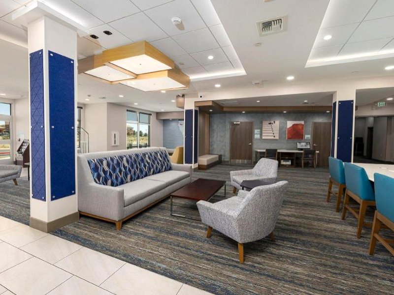 ホリデイ イン エクスプレス ＆ スイーツ リッジクレスト チャイナ レイク バイ IHG (Holiday Inn Express & Suites Ridgecrest - China Lake By IHG)の写真