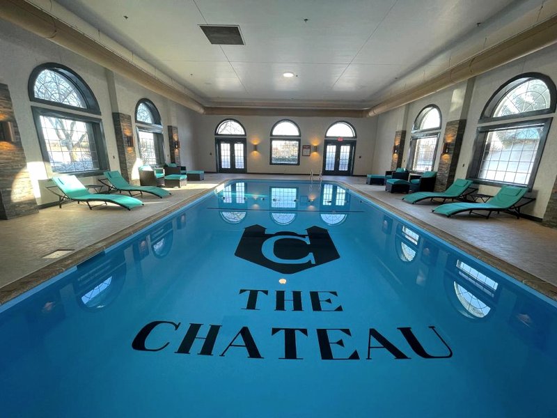 ザ シャトー ブルーミントン ホテル アンド カンファレンス センター (The Chateau Bloomington Hotel and Conference Center)の写真