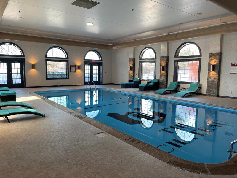 ザ シャトー ブルーミントン ホテル アンド カンファレンス センター (The Chateau Bloomington Hotel and Conference Center)の写真