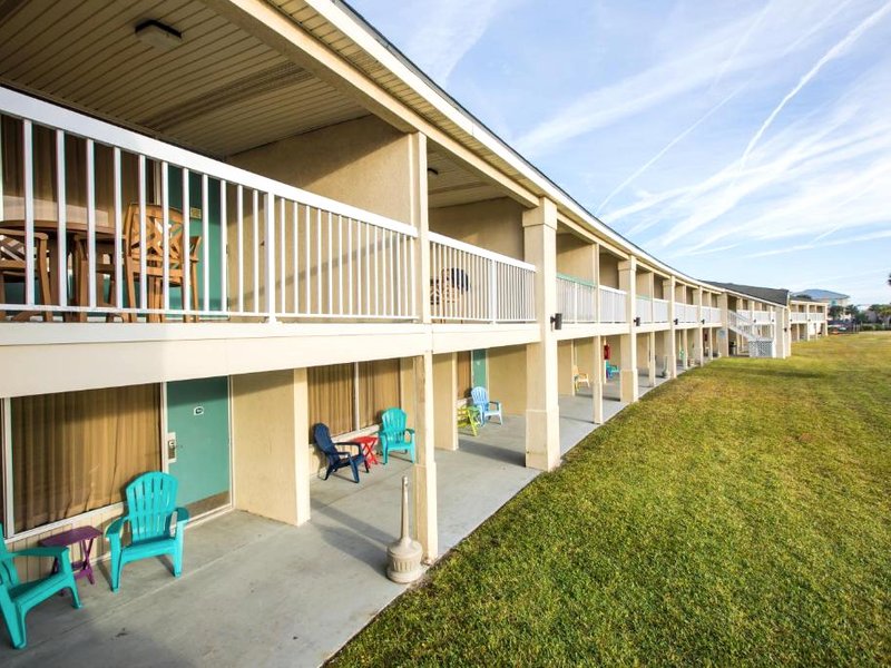 デイズ イン&スイーツ バイ ウィンダム ジェキル アイランド (Days Inn & Suites by Wyndham Jekyll Island)の写真