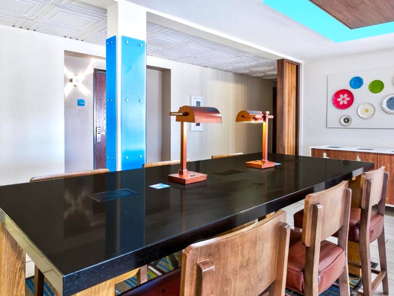 ホリデイ イン エクスプレス アンド スイーツ スリー リバーズ バイ IHG (Holiday Inn Express and Suites Three Rivers By IHG)の写真