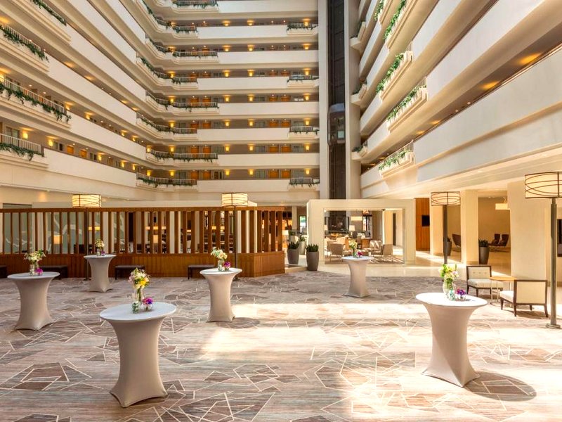 Embassy Suites by Hilton Greenville Golf Resort & Conference Centerの写真