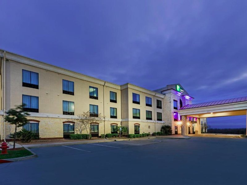 Holiday Inn Express Hotel & Suites Floresville By IHGの写真