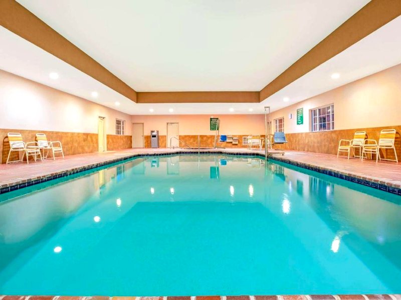ラ キンタ イン&スイーツ バイ ウィンダム フローレスビル (La Quinta Inn & Suites by Wyndham Floresville)の写真