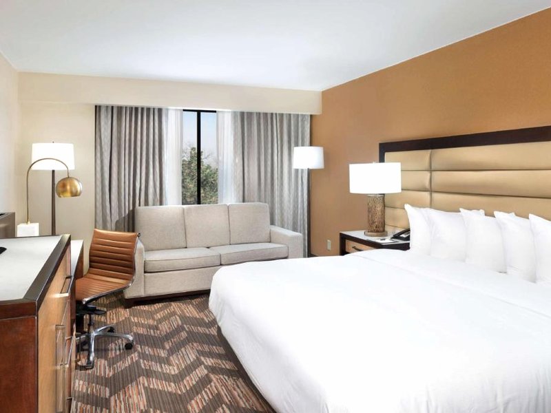 ダブルツリー バイ ヒルトン ローレンス (DoubleTree by Hilton Lawrence)の写真