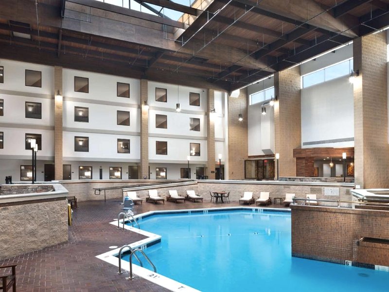 ダブルツリー バイ ヒルトン ローレンス (DoubleTree by Hilton Lawrence)の写真