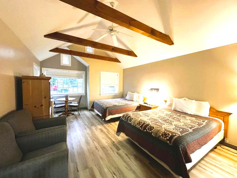 Spruce Lane Lodge and Cottagesの写真