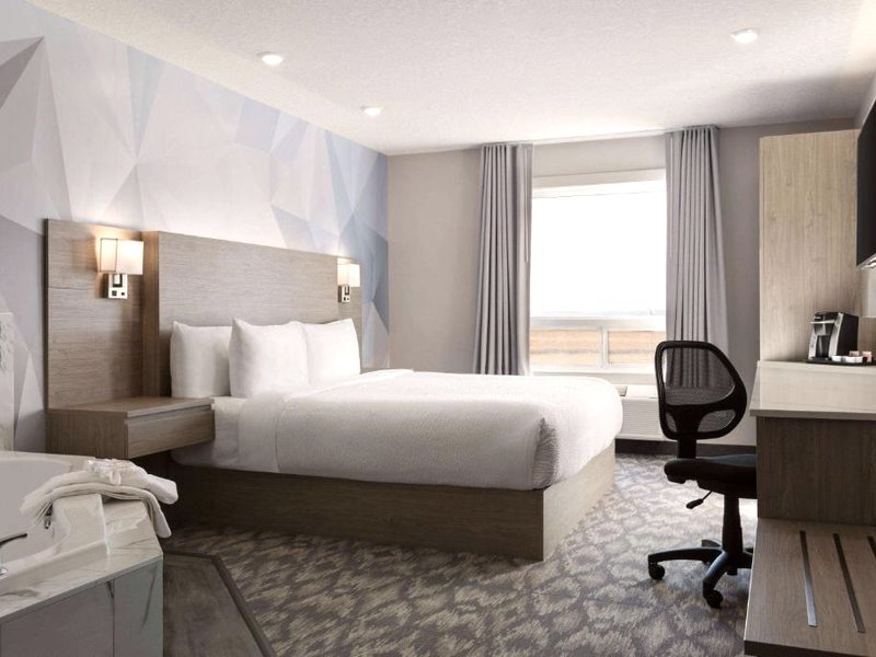 デイズ イン バイ ウィンダム カルガリー ノース バルザック (Days Inn by Wyndham Calgary North Balzac)の写真
