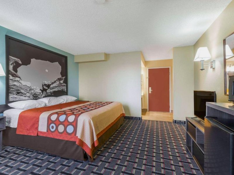 スーパー 8 バイ ウインダム ヘンダーソン ノース イースト デンバー (Super 8 By Wyndham Henderson North East Denver)の写真