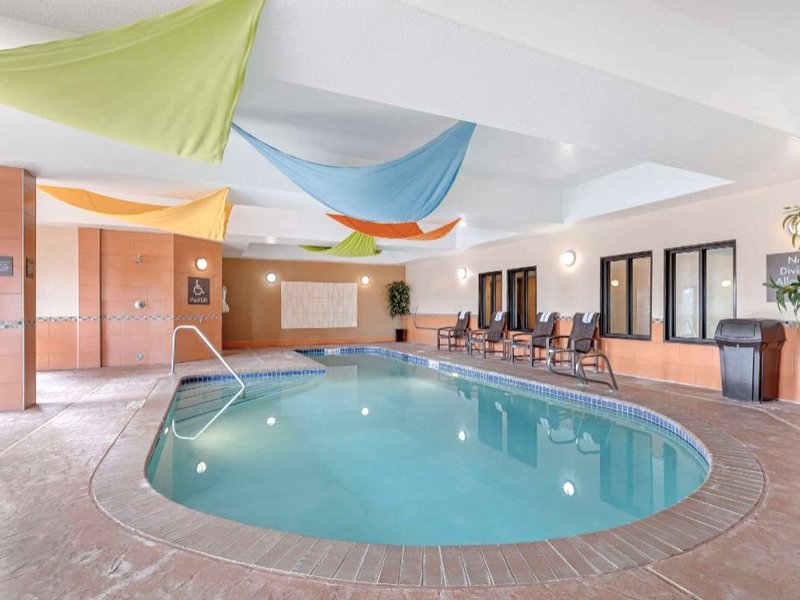 コンフォート イン & スイーツ ブライトン デンバー NE メディカル センター (Comfort Inn & Suites Brighton Denver NE Medical Center)の写真