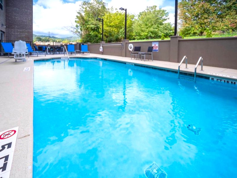 ホリデイ イン エクスプレス ＆ スイーツ ブレバード シティ センター バイ IHG (Holiday Inn Express & Suites Brevard - City Center By IHG)の写真