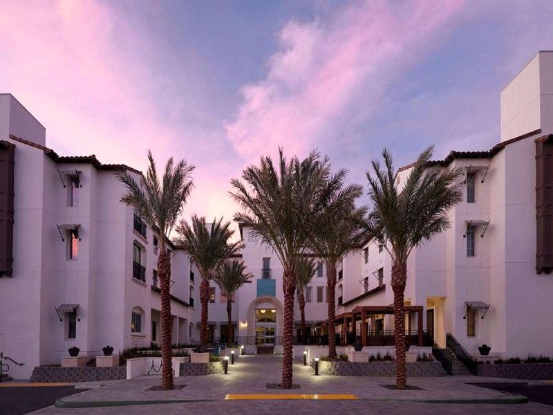 Sanctity Hotel Rancho Cucamonga, Tapestry Collection Hiltonの写真