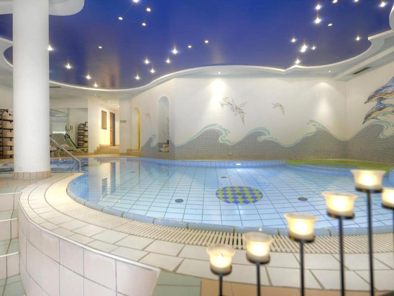 ホテル ツム ユンゲン レｰマー (Hotel Zum Jungen Romer)の写真