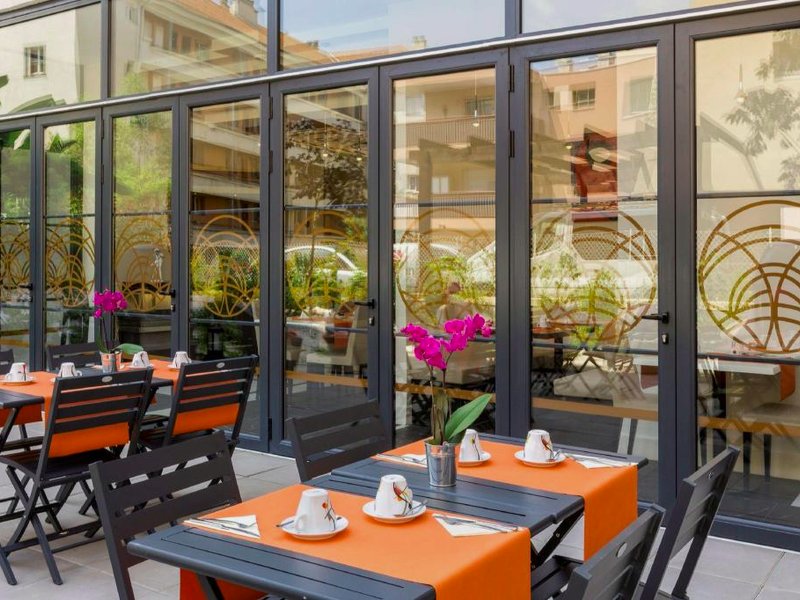 Best Western Hotel Journel Saint-Laurent-du-Varの写真