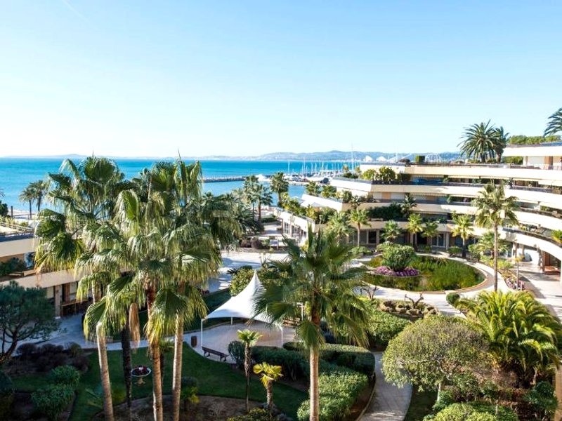 ホリデイ イン リゾート ニース ポール サン ローラン バイ IHG (Holiday Inn Resort Nice Port St Laurent By IHG)の写真