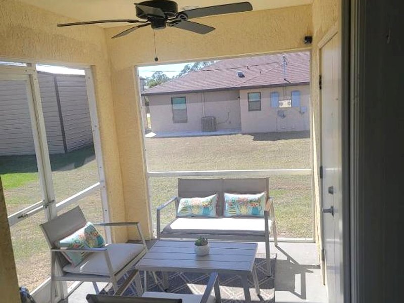 Home 3 beds 1 full bath 1 half bath Port Charlotte near beachの写真