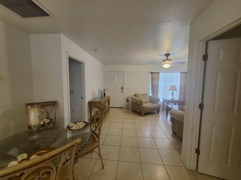 Home 3 beds 1 full bath 1 half bath Port Charlotte near beachの写真