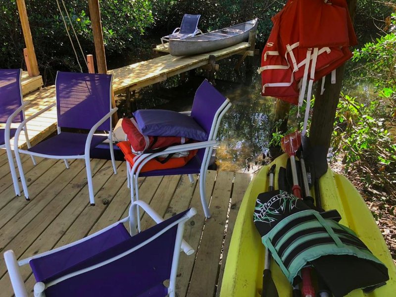Water FUN! poolPIERkayaksCANOE MotorBoatRENTALpetsの写真