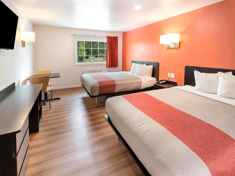 Motel 6 Rossford, OHの写真