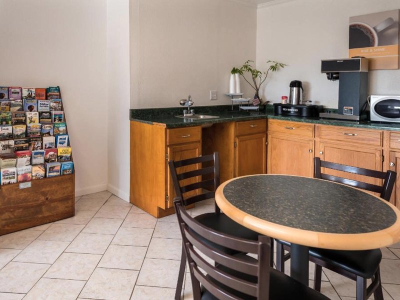 Motel 6 Rossford, OHの写真