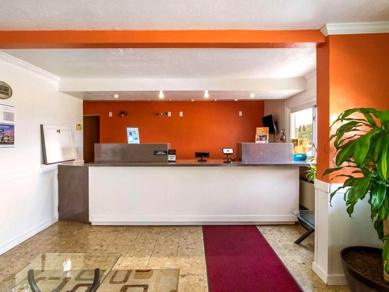 Motel 6 Rossford, OHの写真