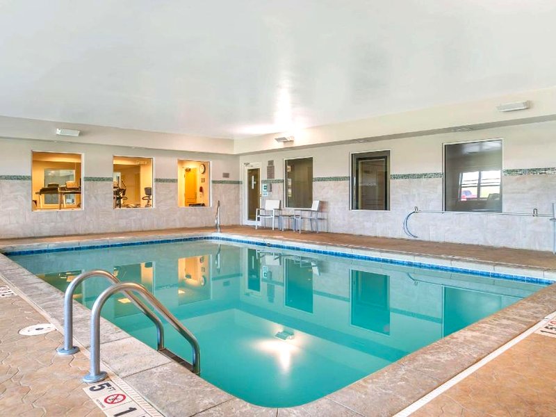 Country Inn & Suites by Radisson, Rossford - Toledo Southの写真