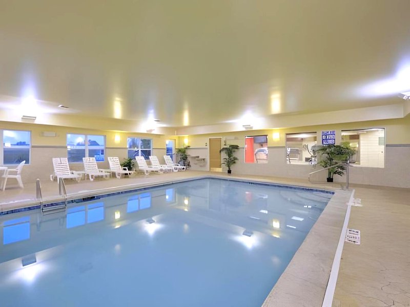Country Inn & Suites by Radisson, Rossford - Toledo Southの写真