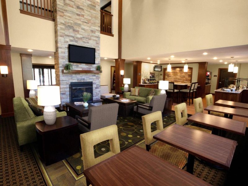 Staybridge Suites Toledo - Rossford - Perrtsburg By IHGの写真