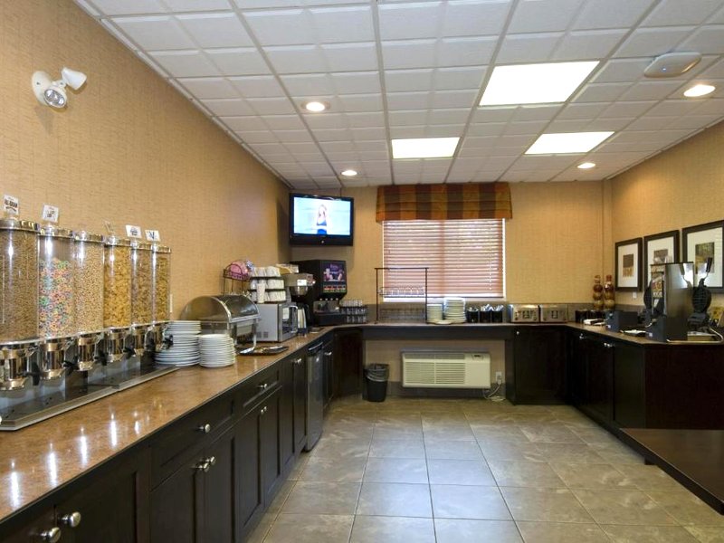 ラマダ バイ ウィンダム サレー ラングリー (Ramada by Wyndham Surrey/Langley)の写真