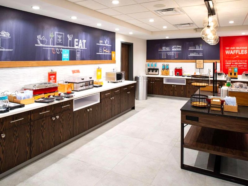Hampton Inn & Suites Adrianの写真