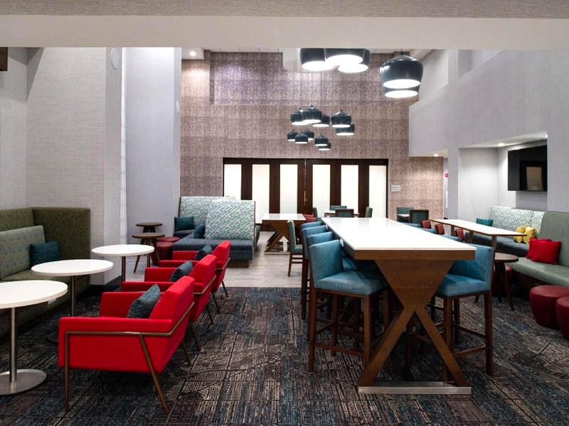 Hampton Inn & Suites Adrianの写真