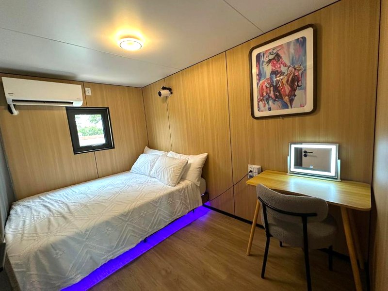 Flatonia Glamping Retreat - Getaway Resort - 2Bedrooms, 2 Queen Bedsの写真