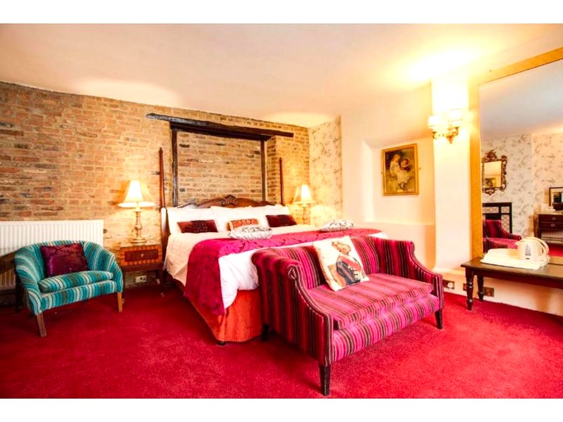 ザ ローズ アンド クラウン ホテル (The Rose and Crown Hotel)の写真