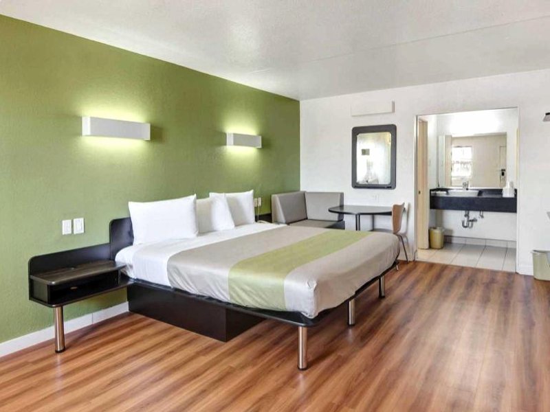 Motel 6 Dallas, TX - Forest Laneの写真