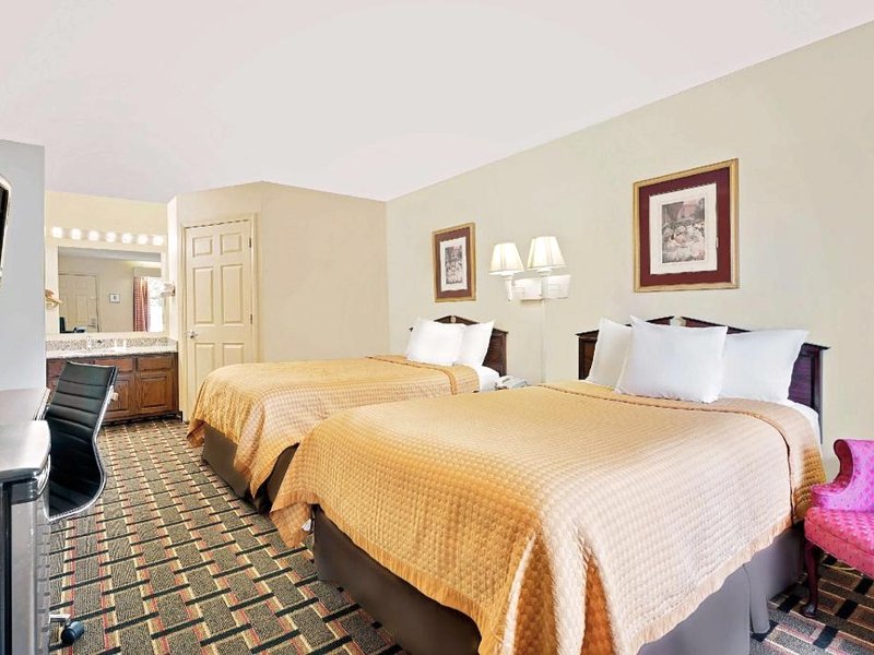 Days Inn by Wyndham Spartanburgの写真