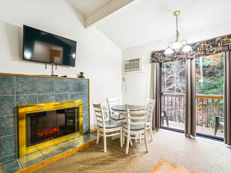 208 Cedarbrook One bedroom Queen Suiteの写真