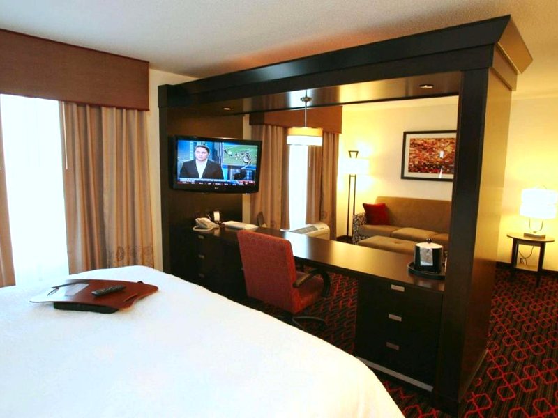 Hampton Inn by Hilton Fort Saskatchewanの写真