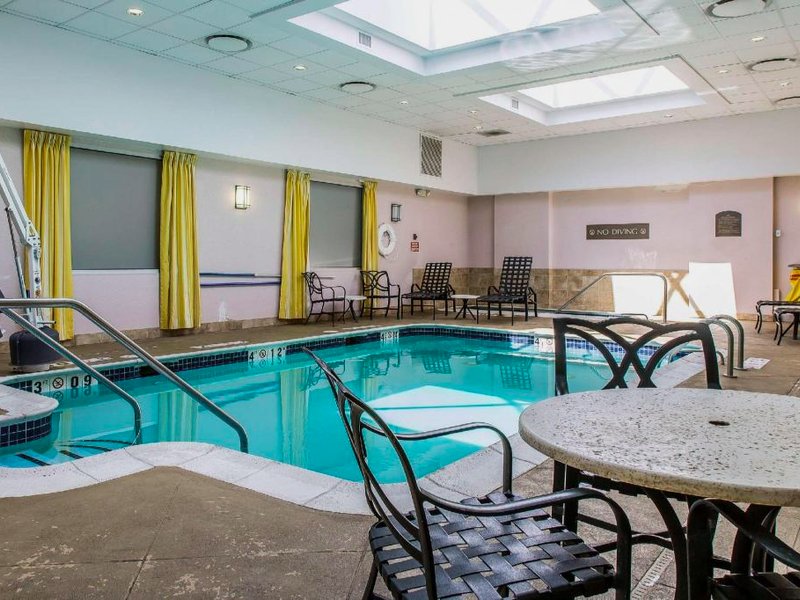 クラリオン ホテル & スイーツ ハムデン-ニュー ヘイブン (Hotel & Suites Hamden-New Haven)の写真