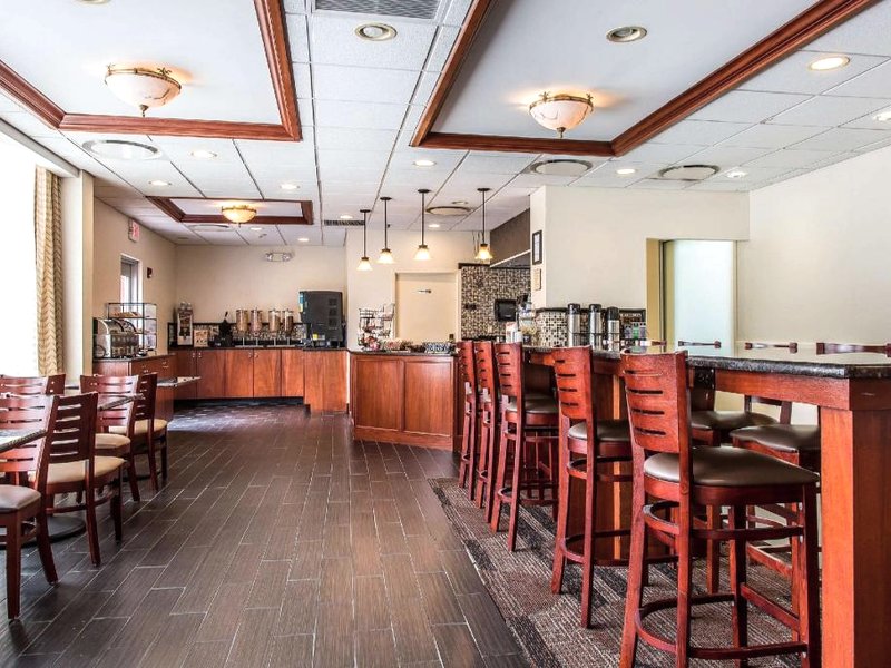 クラリオン ホテル & スイーツ ハムデン-ニュー ヘイブン (Hotel & Suites Hamden-New Haven)の写真