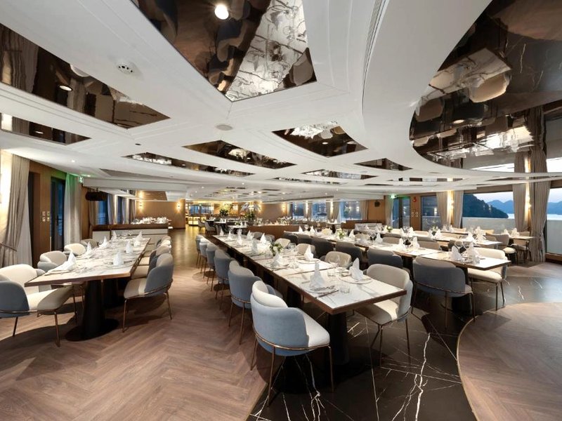 グランド パイオニアーズ ハロン ベイ クルーズ 1 (Grand Pioneers Halong Bay Cruise 1 )の写真