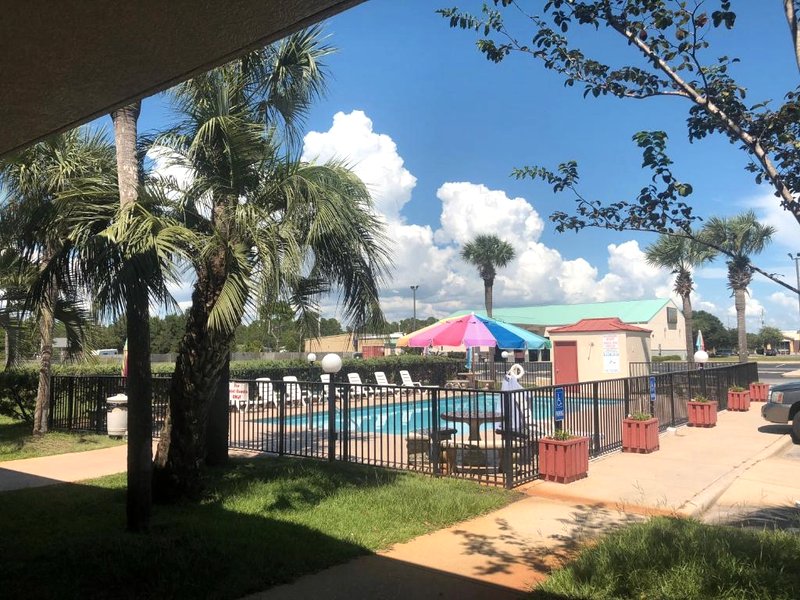 デイズ イン アンド スイーツ バイ ウィンダム ナバール ニア ビーチズ アンド ハールバート (Days Inn & Suites by Wyndham Navarre - near Beaches/Hurlburt)の写真