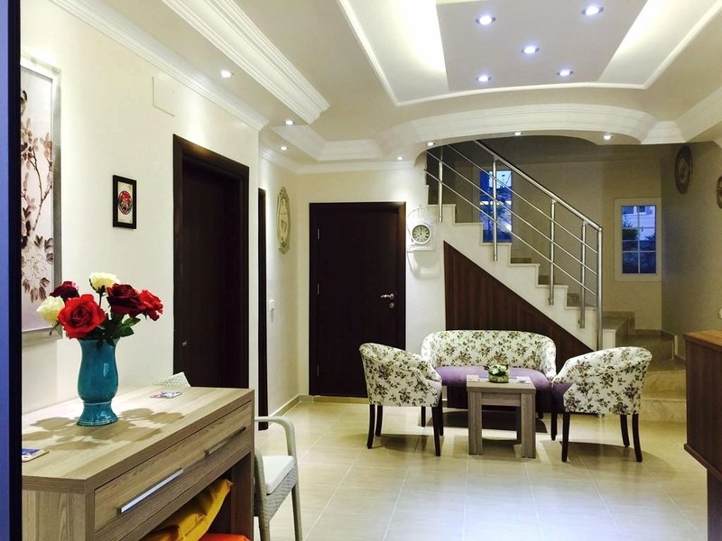 Rose Garden Hotel Akbukの写真