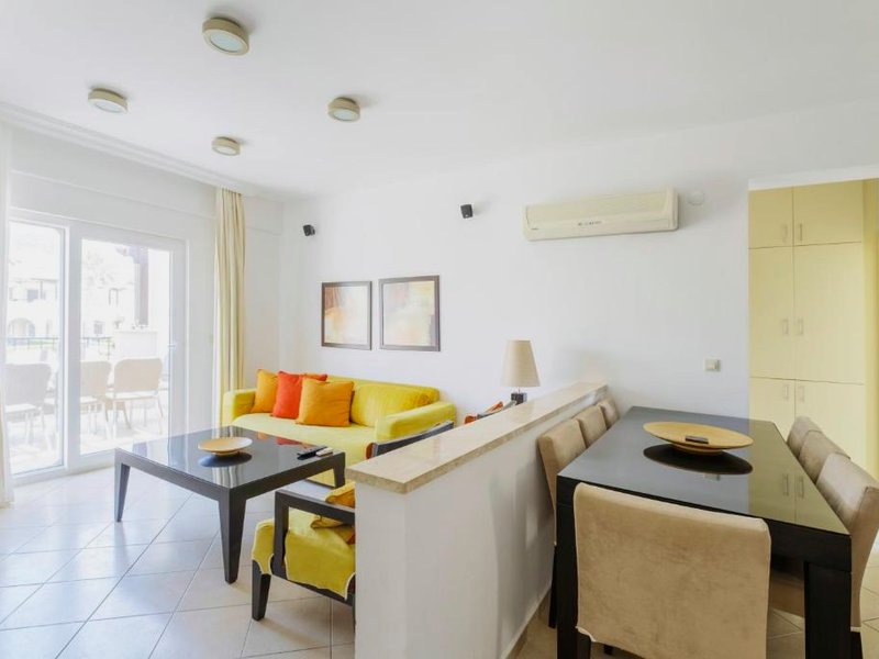 Apollonium Bozbukの写真