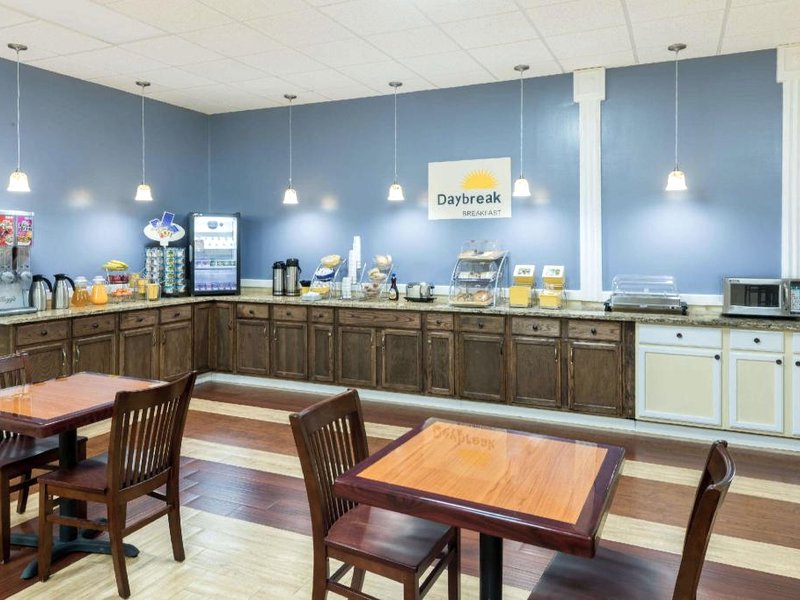 デイズ イン バイ ウィンダム マディソン (Days Inn by Wyndham Madison)の写真