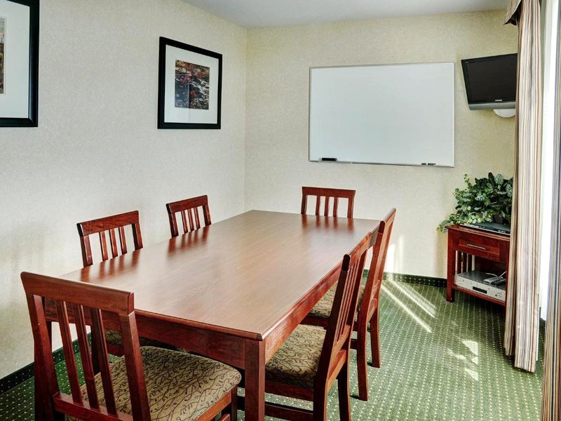 Lakeview Inns & Suites - Slave Lakeの写真
